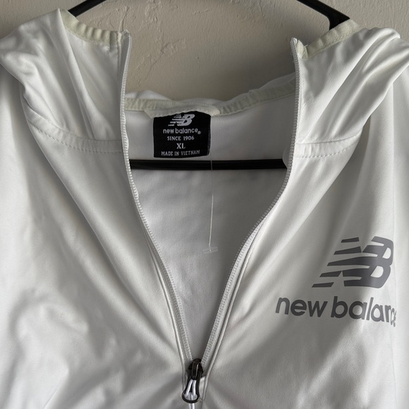 New Balance White Hooded Jacket - Picture 2 of 4